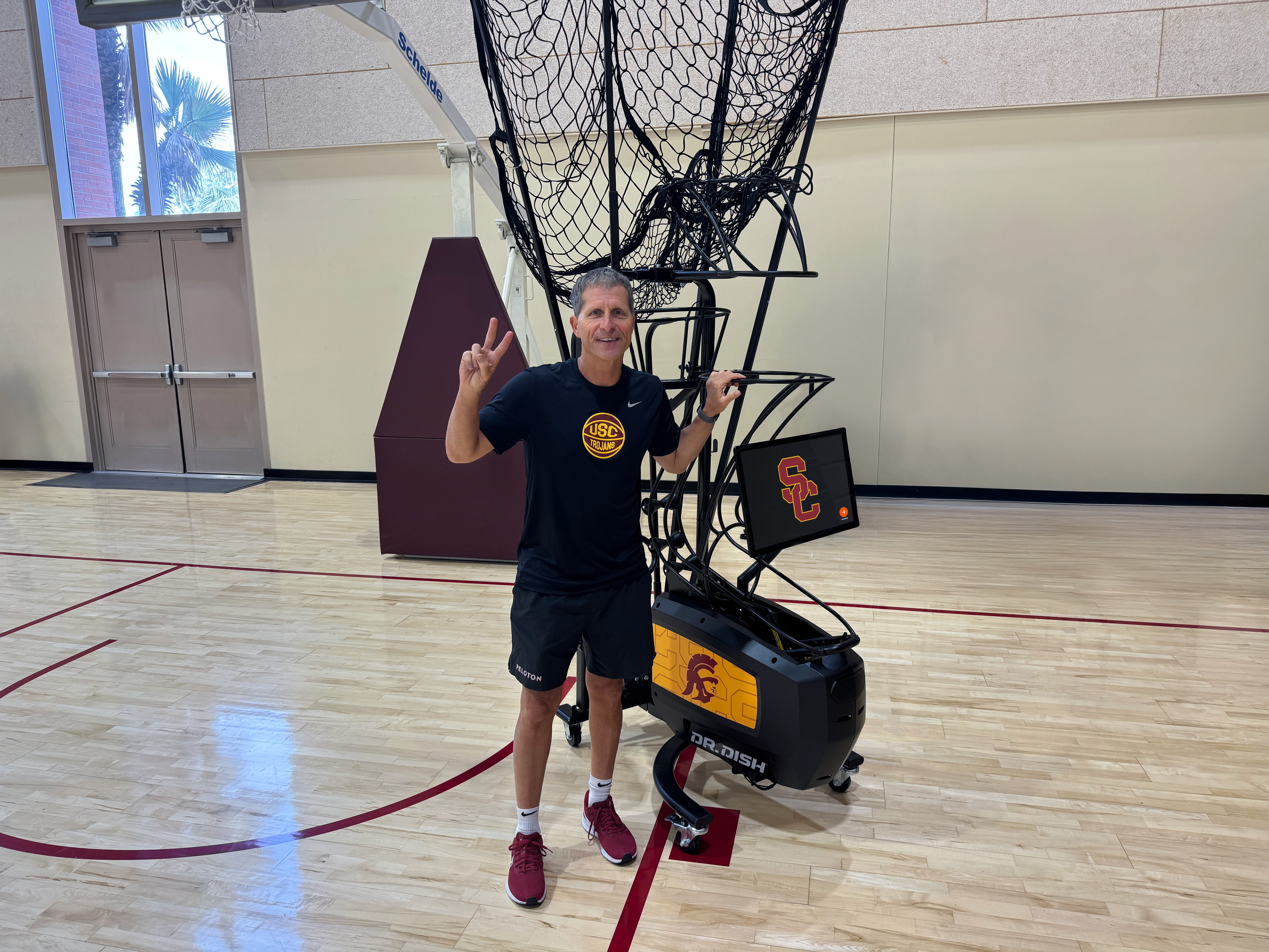 USC Men's Basketball trains with Dr. Dish
