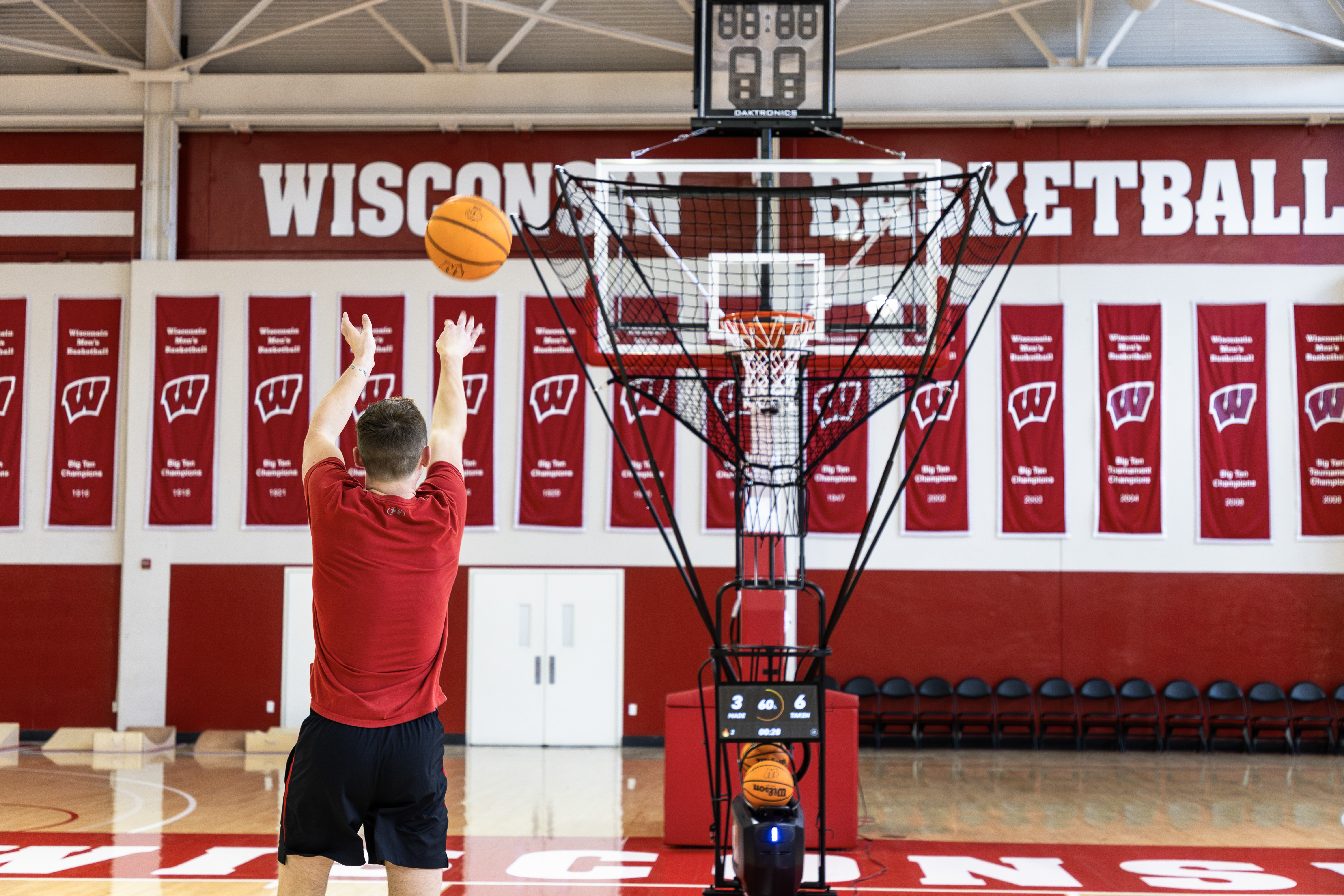 Best basketball shooting machine for schools